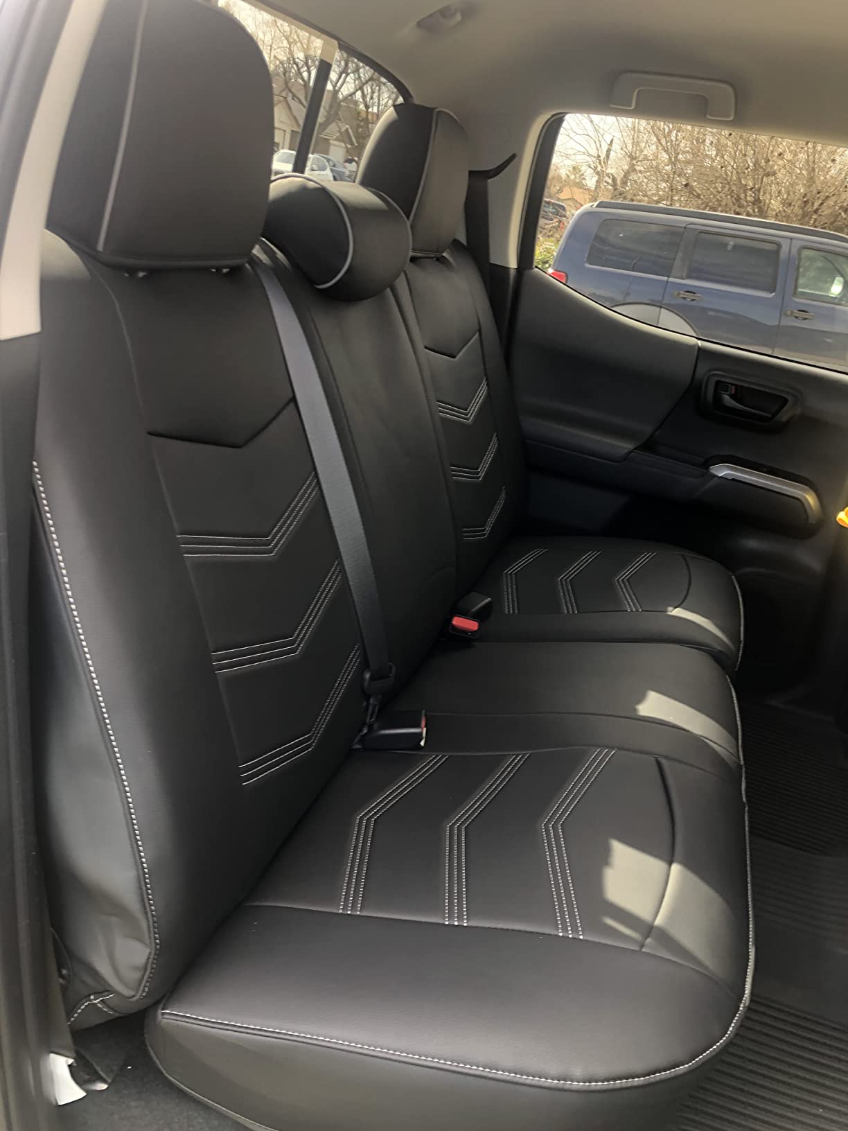 LUCKYMAN CLUB 2005-2025 Tacoma Seat Covers Full Set Waterproof leather for Tacoma Double/Crew Cab SR SR5 TRD Sport TRD Off-Road PreRunner Trims, with Waterproof Faux Leather All-enveloping, four seasons general, wear-resistant and scratch-resistant