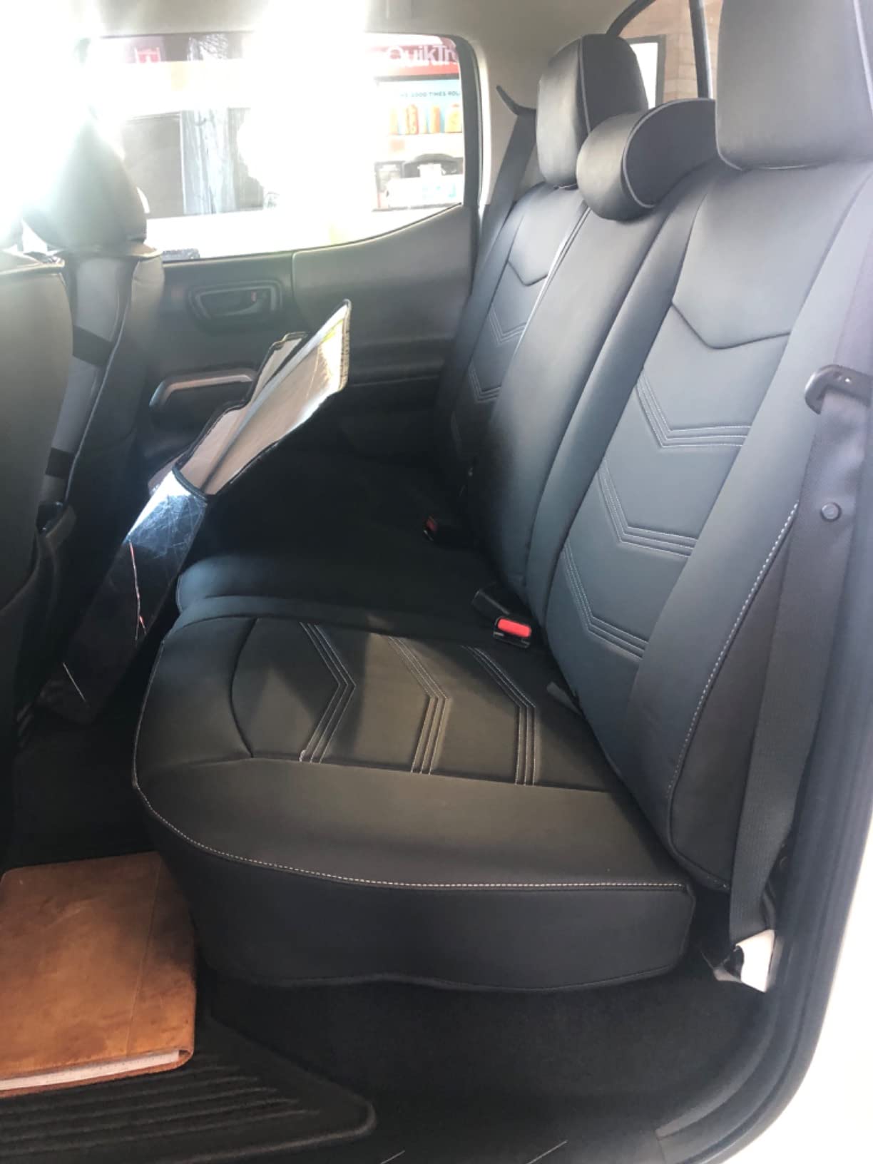 LUCKYMAN CLUB 2005-2025 Tacoma Seat Covers Full Set Waterproof leather for Tacoma Double/Crew Cab SR SR5 TRD Sport TRD Off-Road PreRunner Trims, with Waterproof Faux Leather All-enveloping, four seasons general, wear-resistant and scratch-resistant