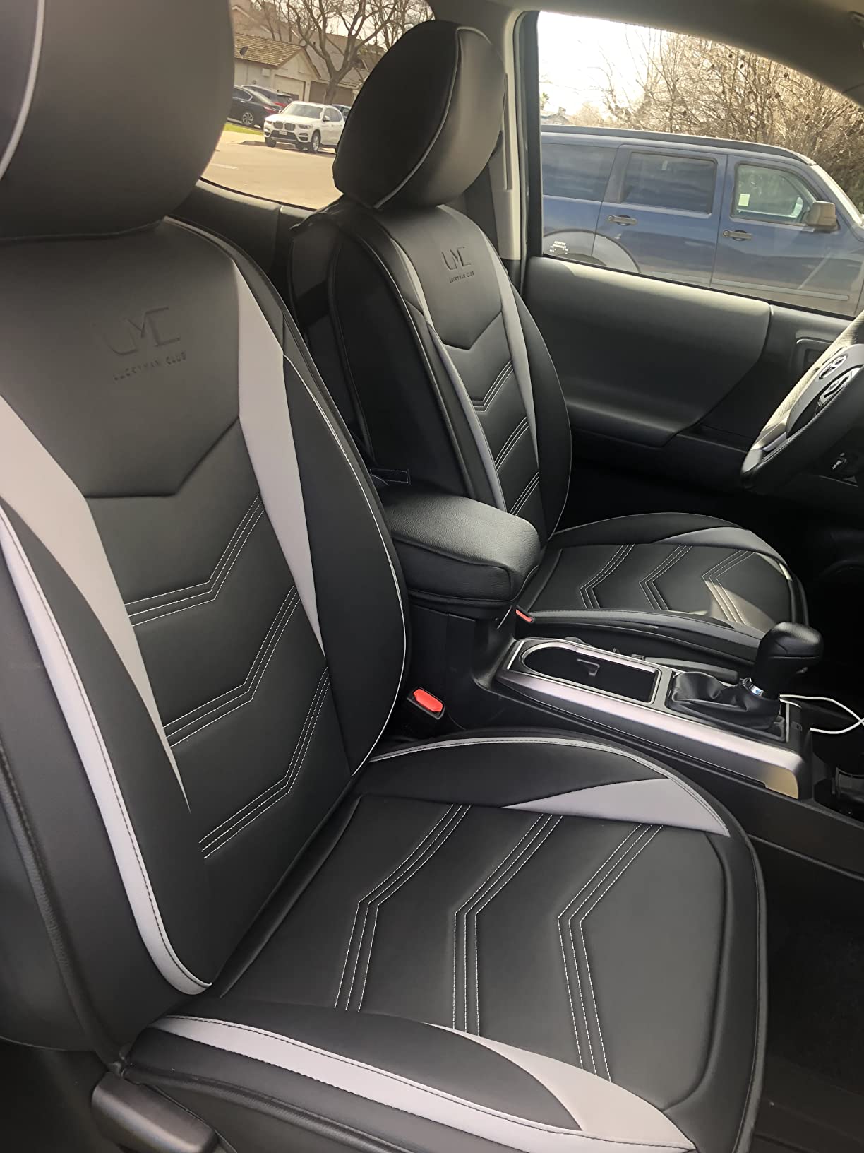 LUCKYMAN CLUB 2005-2025 Tacoma Seat Covers Full Set Waterproof leather for Tacoma Double/Crew Cab SR SR5 TRD Sport TRD Off-Road PreRunner Trims, with Waterproof Faux Leather All-enveloping, four seasons general, wear-resistant and scratch-resistant